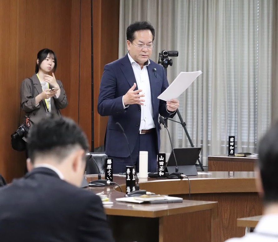【財政総務委員会で質疑】